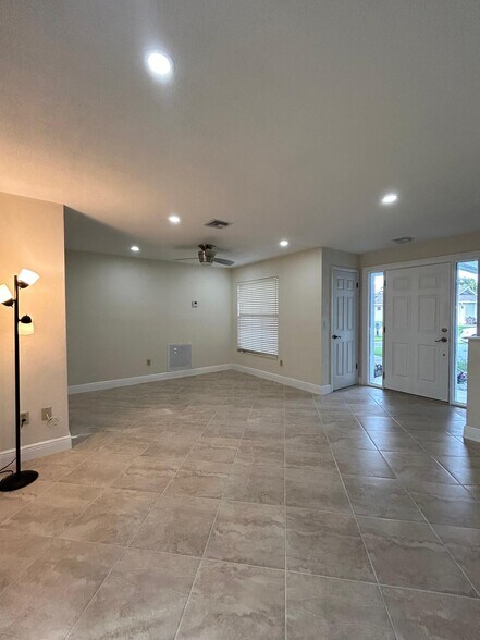 Building Photo - 4108 SE 8th Ave