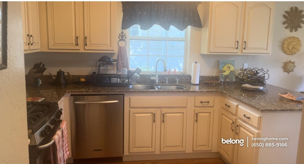 Building Photo - 812 Isbel Ct