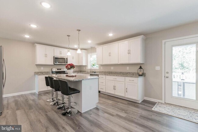 Building Photo - 342 Europa Way