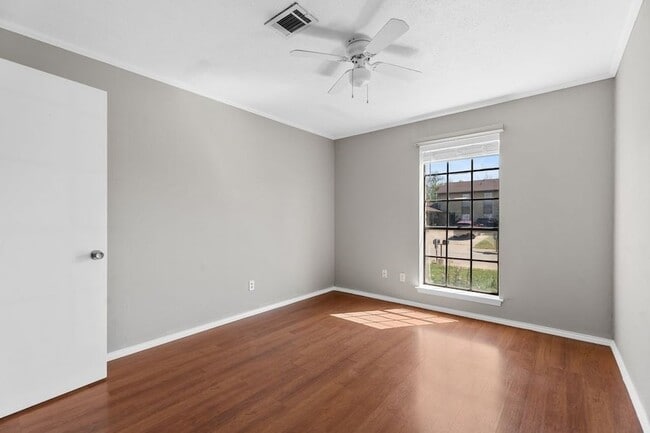 Building Photo - 15839 El Estado Dr