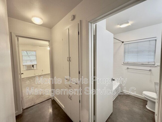 Building Photo - 4708 Red River St