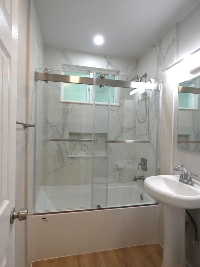 Building Photo - *Available NOW  in Whittier!*