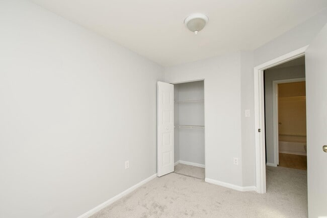 Building Photo - 7517 Belle Grae Dr