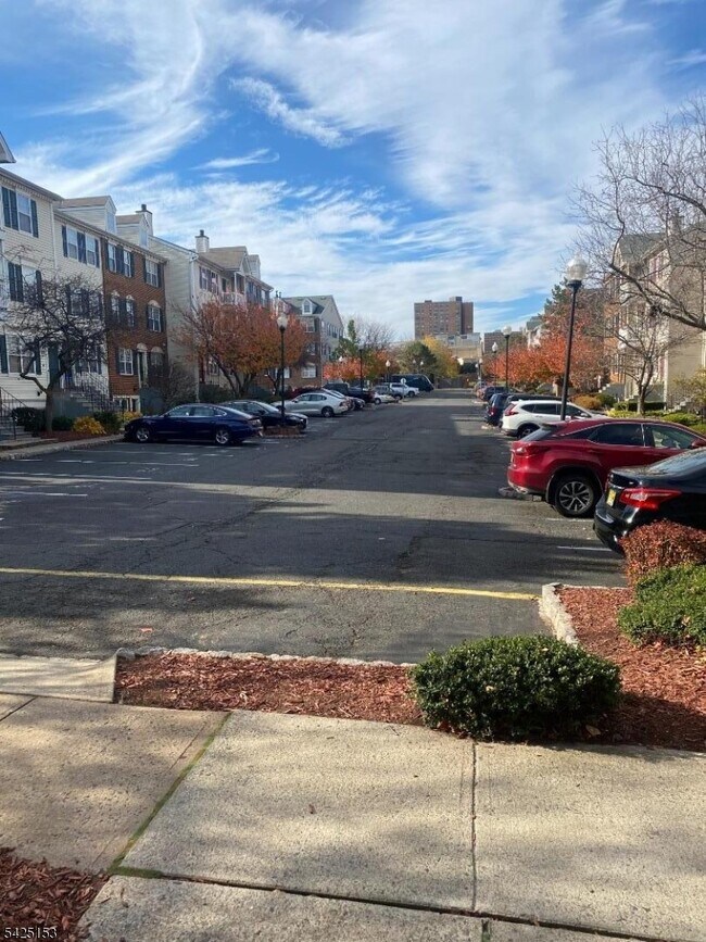 Building Photo - 7 Rutgers Dr