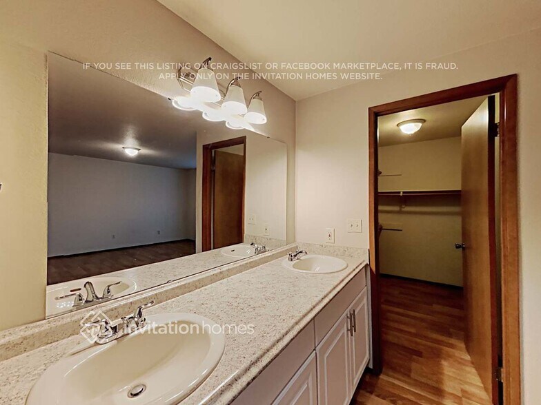 Building Photo - 16412 106th St Ct E