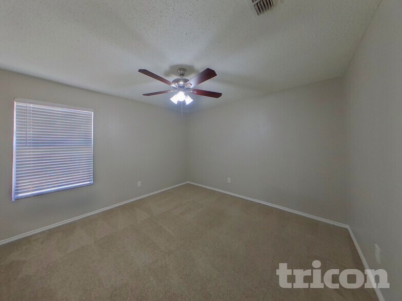 Building Photo - 2983 Celian Dr