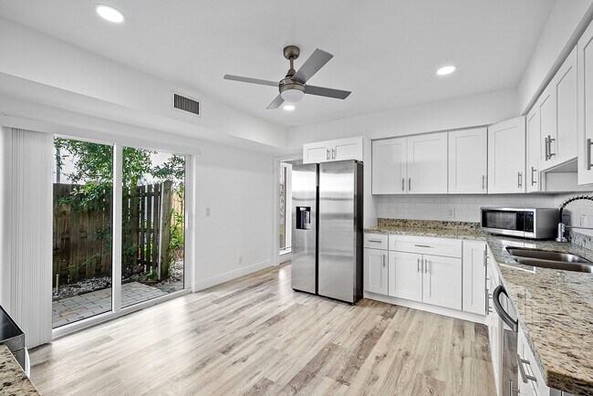 Building Photo - 6165 Old Court Rd