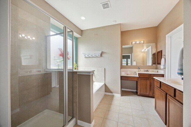 Building Photo - 919 E Tide Bay Cir