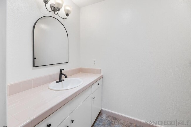 Building Photo - 2841 Cacatua St