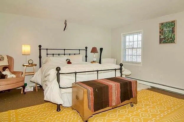 Large First Bedroom - 82 Goose Hill Rd