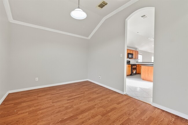 Building Photo - 5623 Brookhollow Oaks Trail