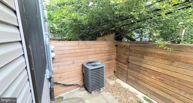 Building Photo - 5233 Chancellor St