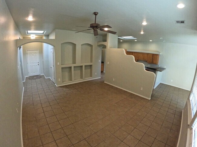 Building Photo - 2210 Dakota Dr