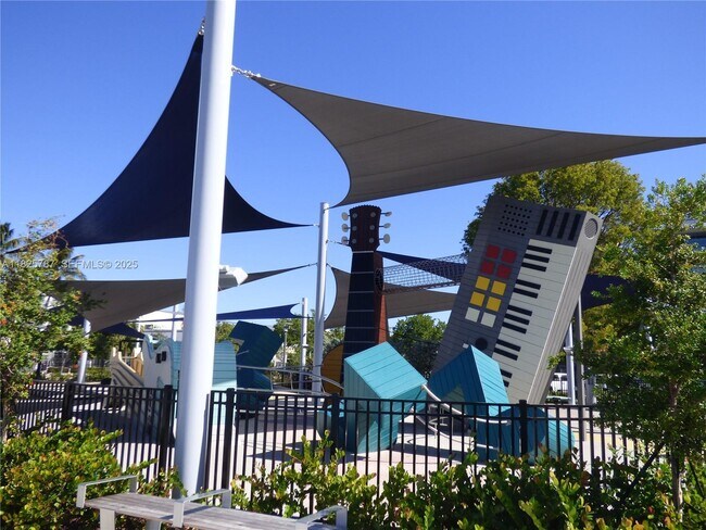 Building Photo - 1701 Sunset Harbour Dr