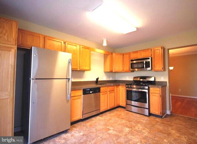 Building Photo - 508 Ascot Ct