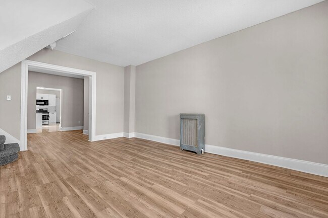 Building Photo - Charming 3-Bedroom with High Ceilings & Modern Updates