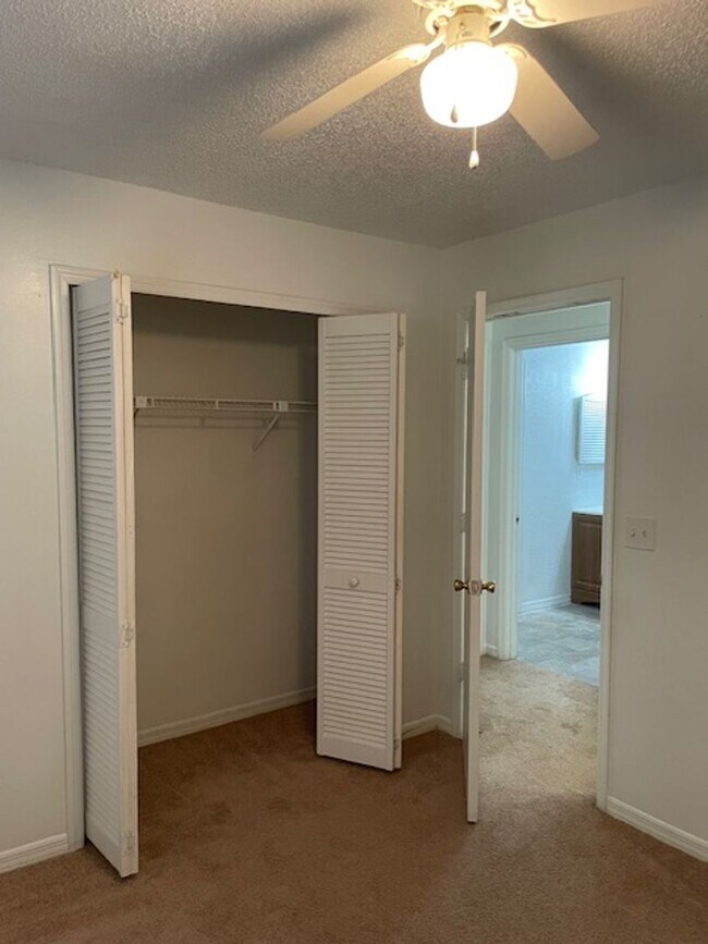 Building Photo - 6052 Westgate Dr