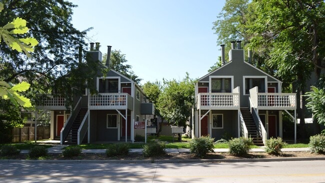 Building Photo - 1 Bedroom Apartment Close to CU!