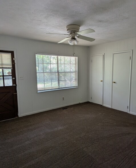 Building Photo - 4814 Impala Ln