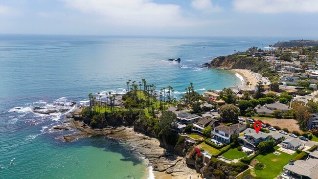 Building Photo - Incredible ocean views and private steps t...