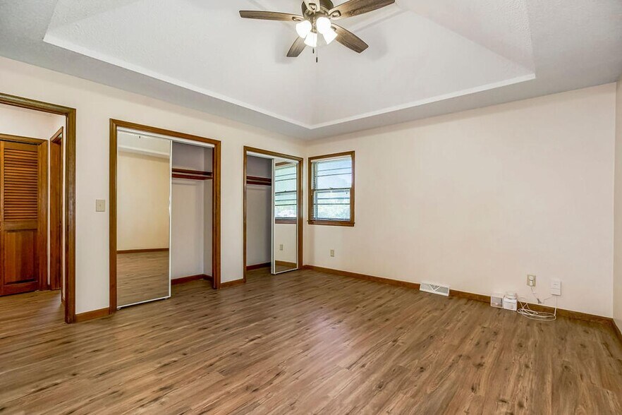 Building Photo - Spacious Shawnee Home Near Mill Creek Streamway Park