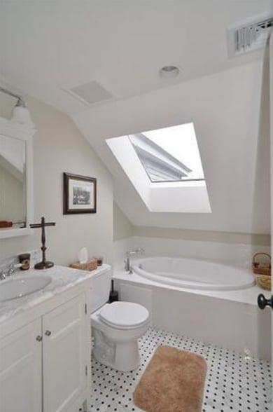 Building Photo - 25-27-27 Crosby Rd