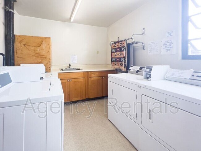 Building Photo - 1655 Makaloa St