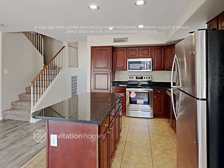 Building Photo - 4614 W Valencia Dr
