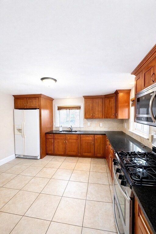 Building Photo - 12 Bigelow St