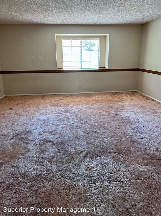 Building Photo - 4 br, 3 bath House - 910 High Country Dr.