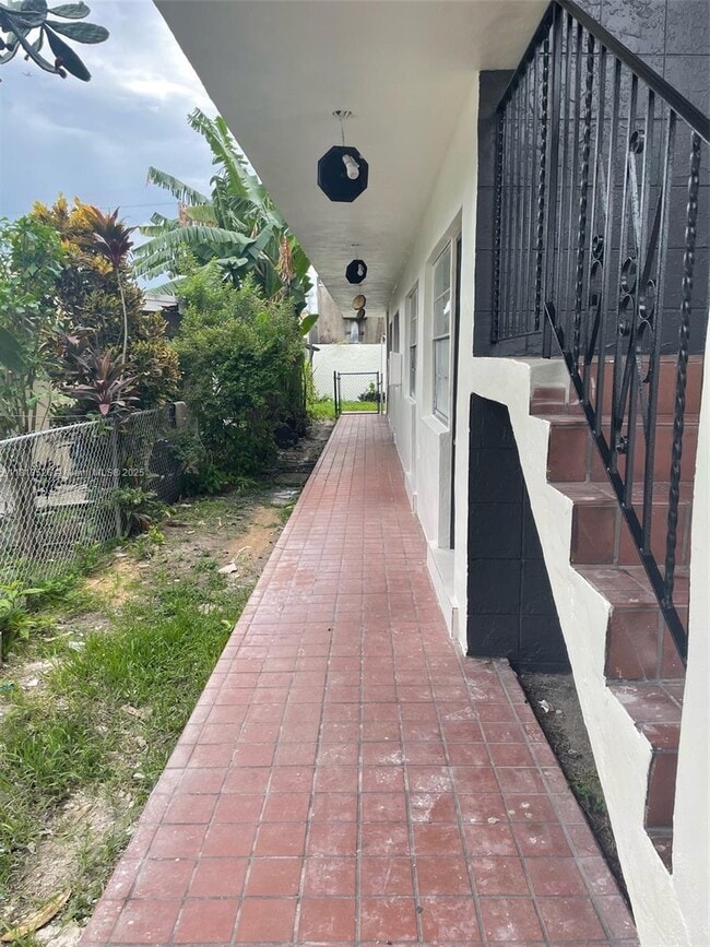 Building Photo - 2622 NW 24th St