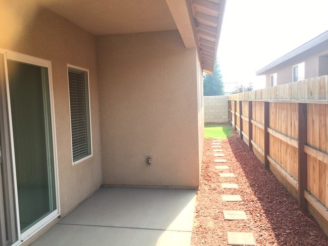 Building Photo - 4719 Ryzona Dr