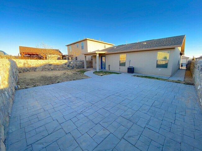 Building Photo - Northeast El Paso 3 Bed Refrig A/C