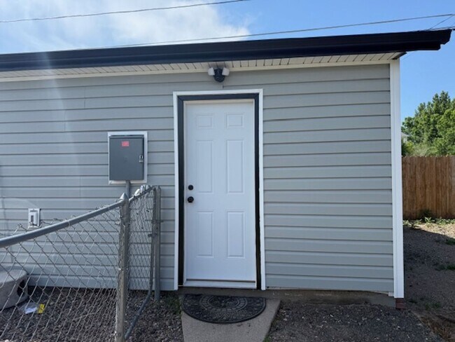 Building Photo - Fifth 801