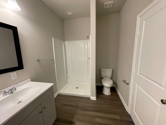 Building Photo - 3701 County Rd 611