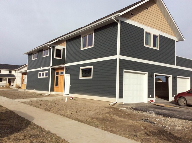 Building Photo - 3308 Sora Way