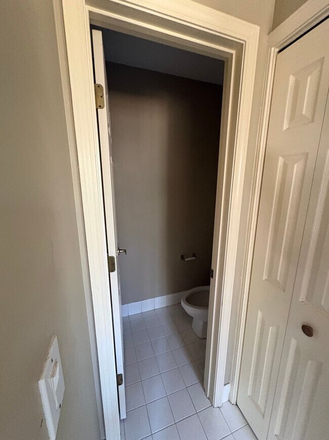 Building Photo - 118 Summerwood Dr