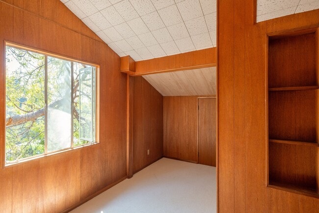 Building Photo - 1365 N Wetherly Dr