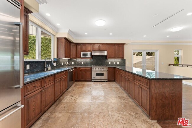 Building Photo - 1630 Bridgeport Dr