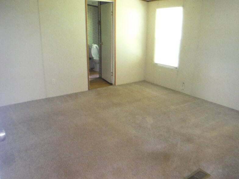 Building Photo - 127 John Lewis Dr