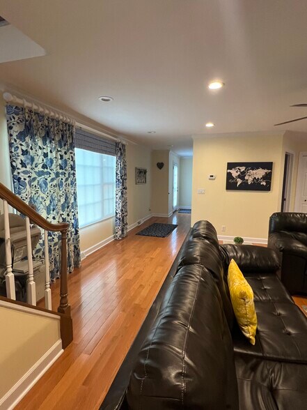 Building Photo - 1200 36th Ave