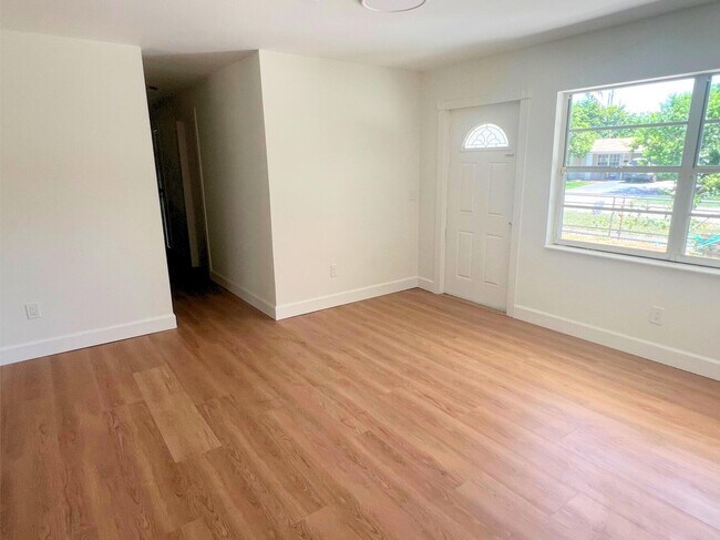 Building Photo - 4787 Tortuga Dr