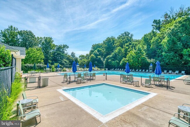 Building Photo - 9662 Potters Hill Cir