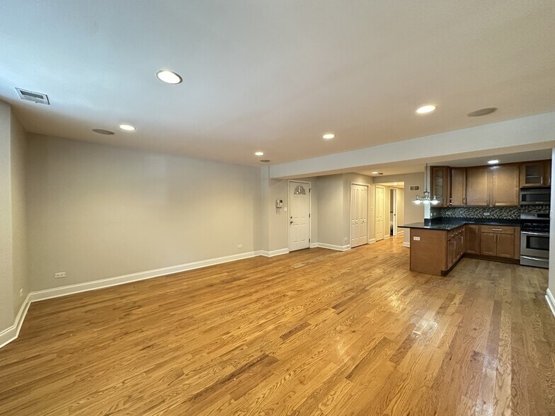 Building Photo - 1116 E 46th St