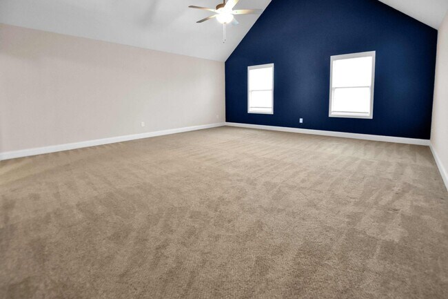 Building Photo - Pet Friendly Five Bedroom!