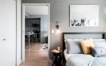 Building Photo - 244 St Pauls Ave