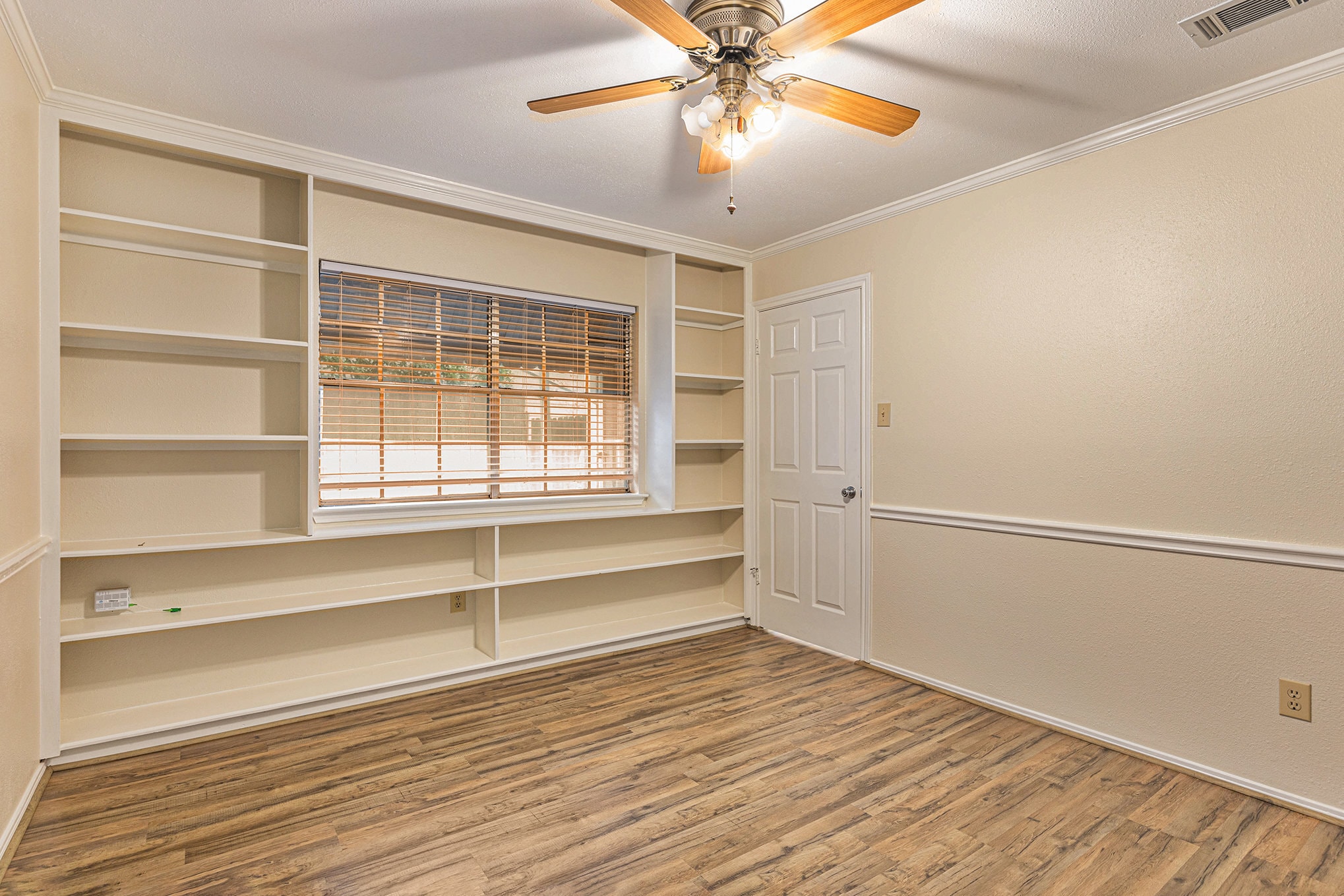 Primary Bedroom - 508 Clarence St
