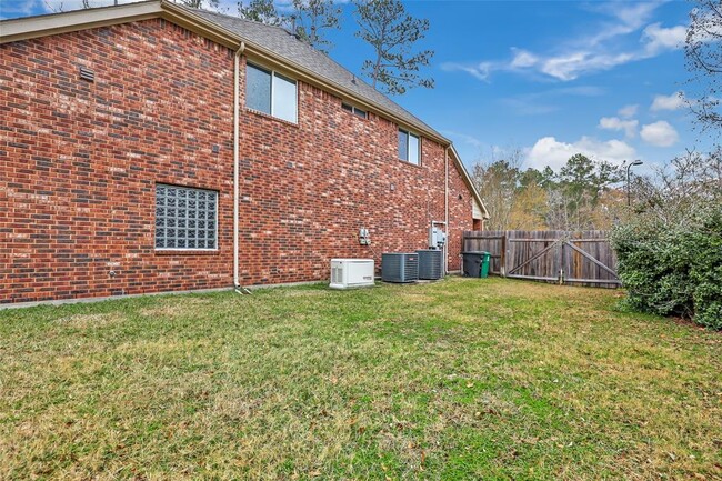 Building Photo - 630 Carriage View Ln