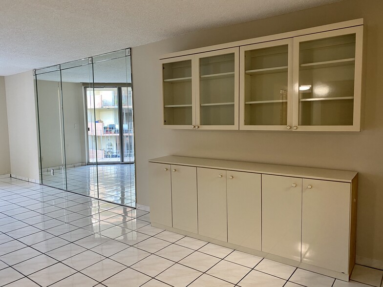 living room - 1750 W 46th St