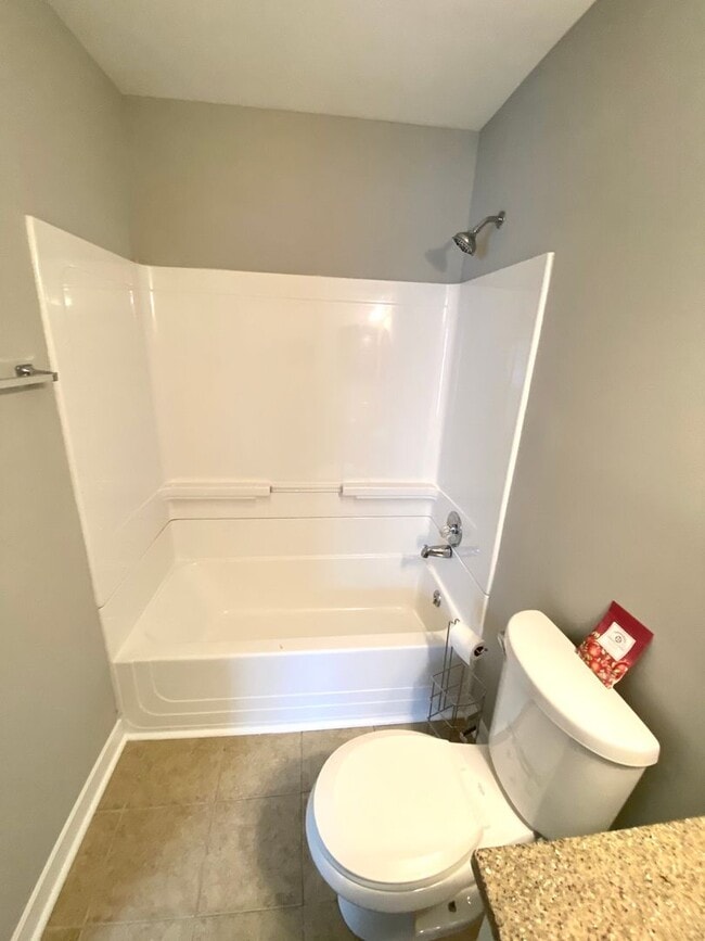 Building Photo - Beautiful Remodeled Condo in Ballantyne